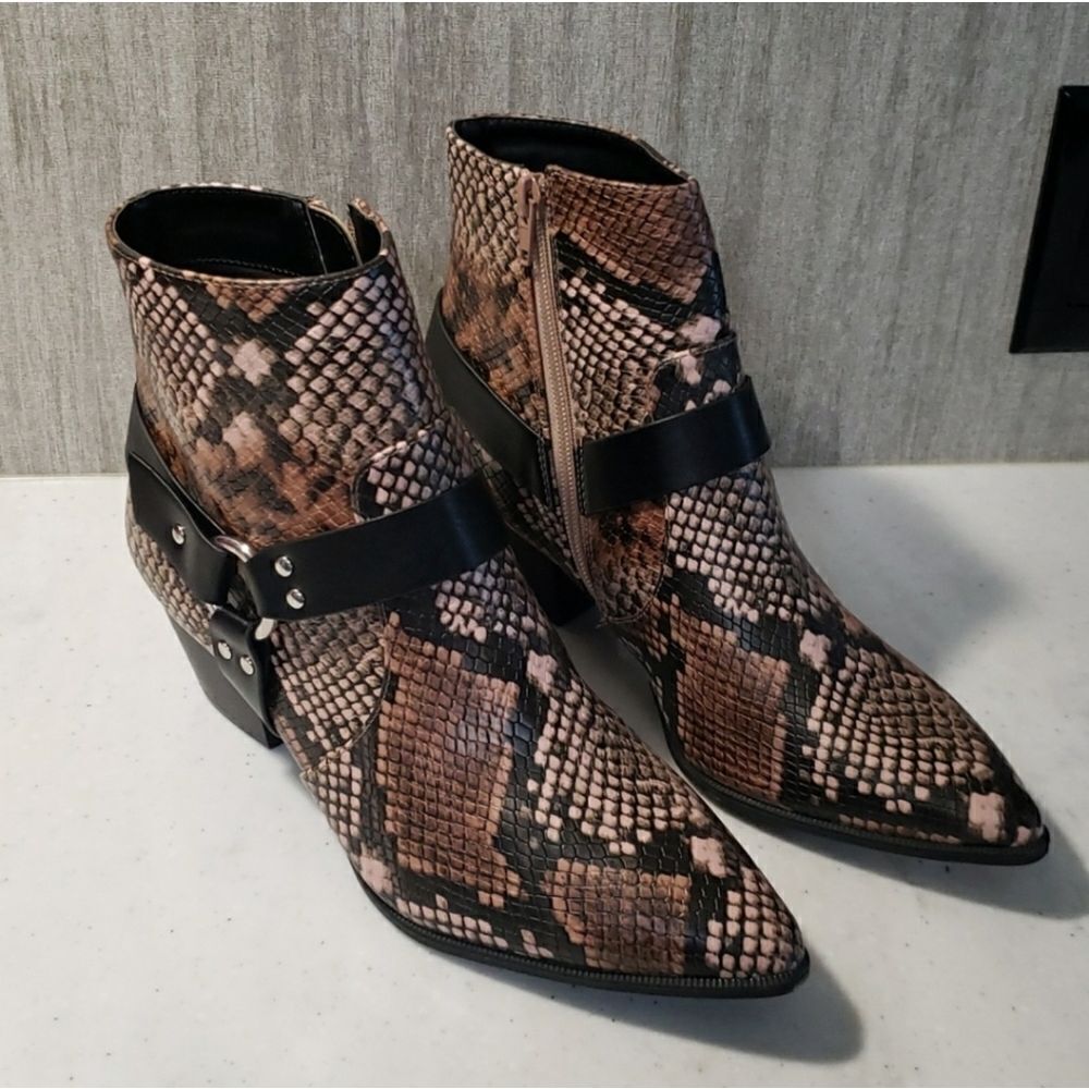 NWT Qupid Faux Snakeskin Fashion Boots Booties Sz 8.5 - Picture 4 of 9